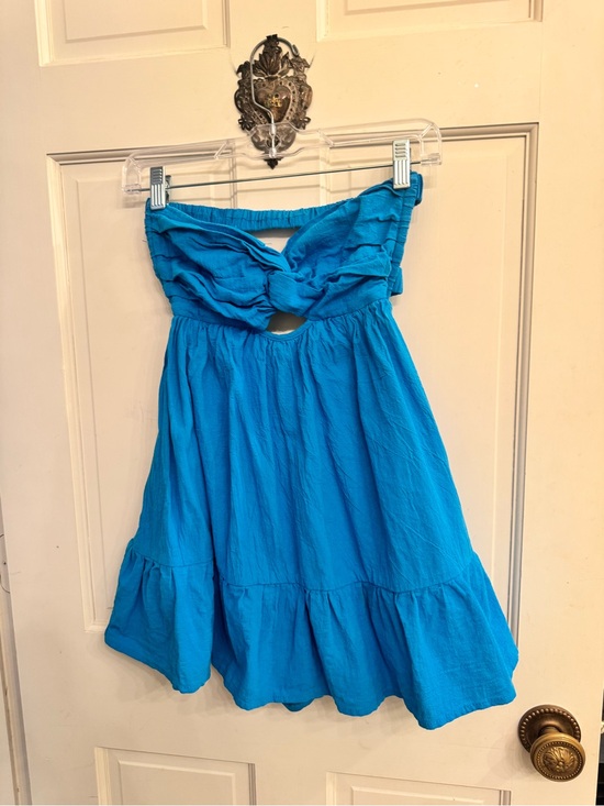 American Threads Dresses & Skirts - American Threads Bright Turquoise Strapless Dress